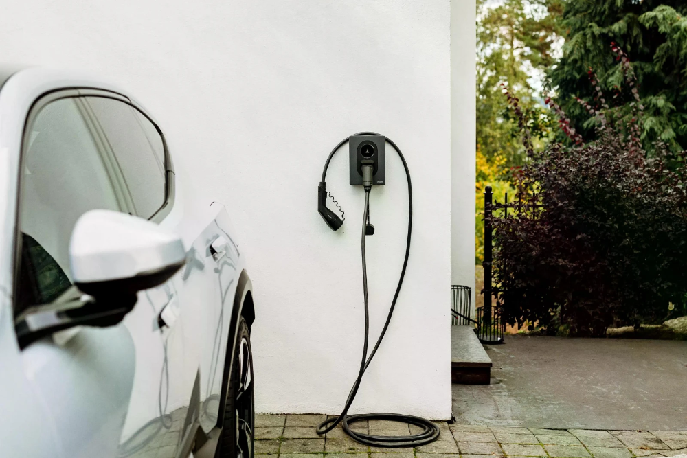 Zaptec GO 2 laadpaal (3.7 - 22kW) type 2 MID - zwart (900-00120) main product photo